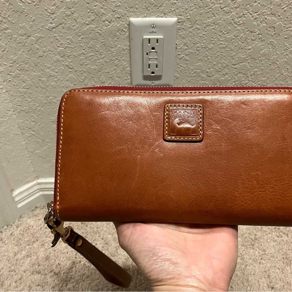 Dooney & Bourke Zip Florentine Natural Leather Wallet Clutch